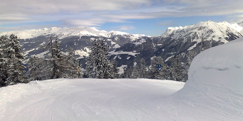 Photo placeholder for Alpine ski slopes